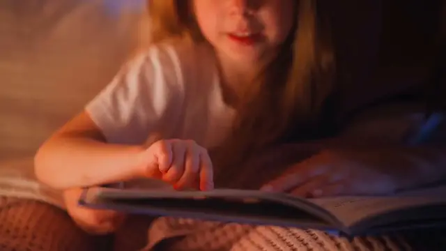 'Video thumbnail for How do audiobooks benefit children?'