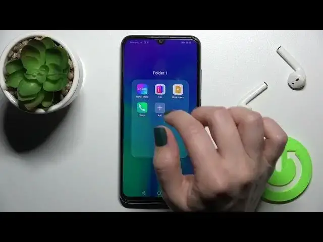 Video thumbnail for How to Organize Applications in Honor 20e - Create Folders on Home Screen