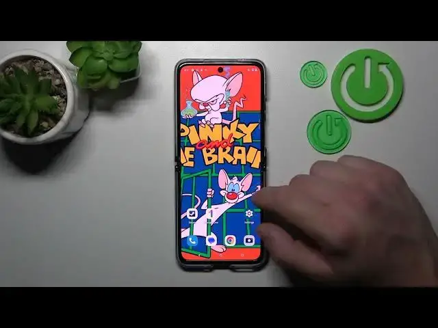 Video thumbnail for How to Turn On & Turn Off the App Drawer on MOTOROLA Razr 40 Ultra - Home Screen Layout