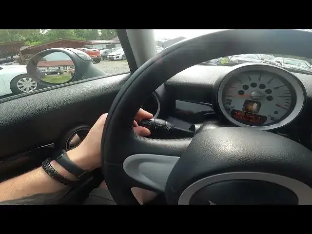 Video thumbnail for How to Enable or Disable Position Lights in Mini One II ( 2006 – 2012 ) - Use Position Lights