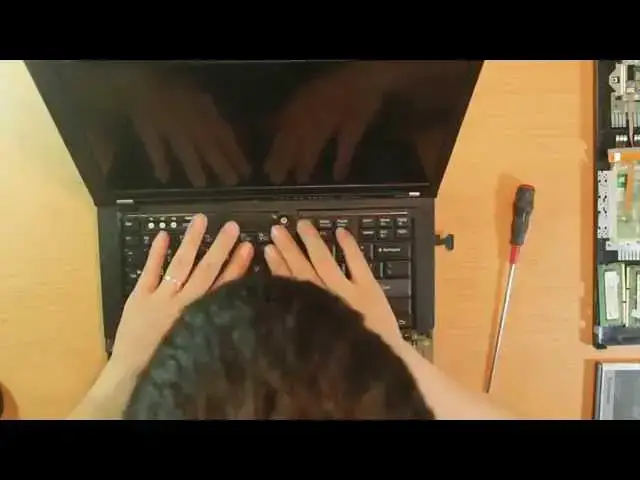 Video thumbnail for Hướng dẫn tháo lắp & vệ sinh laptop - Lenovo Thinkpad T400