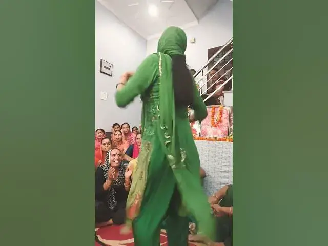 Video thumbnail for एकदम गदर डांस #happy_lokgeet #viral #shortvideo