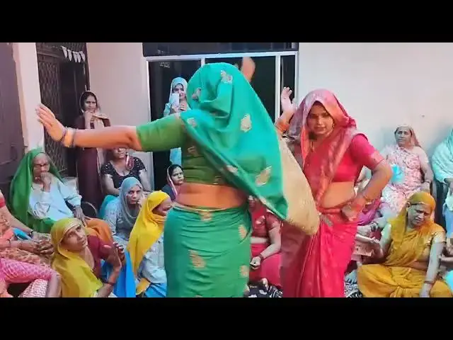 Video thumbnail for नई बहुओ ने  कीर्तन में किया कंपीटिशन डांस ,काले रंग पे मोरनी, #happy_lokgeet #trending #viral #डांस