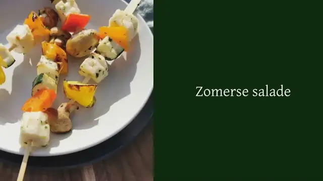 Video thumbnail for Salade met aardbei, wilde perzik, avocado en halloumi