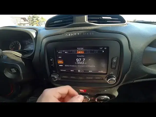 Video thumbnail for How to Assign Radio Station to Button in Jeep Renegade ( 2014 - now )