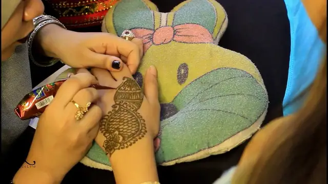 Video thumbnail for Easy & Beautiful Bridal Mehendi Design for wedding | Step by Step henna design 2018 | TubeLife