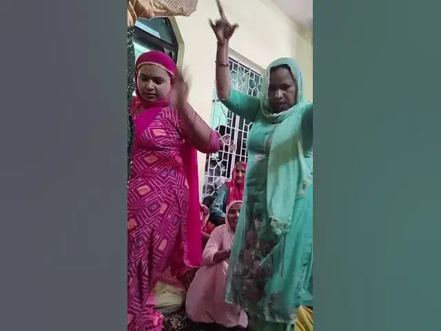 Video thumbnail for कंपीटिशन डांस,दोनों बहनों का