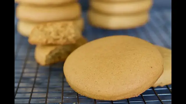 Video thumbnail for Receta de Galletas Cucas | Cómo Hacer Galletas Negras | SyS