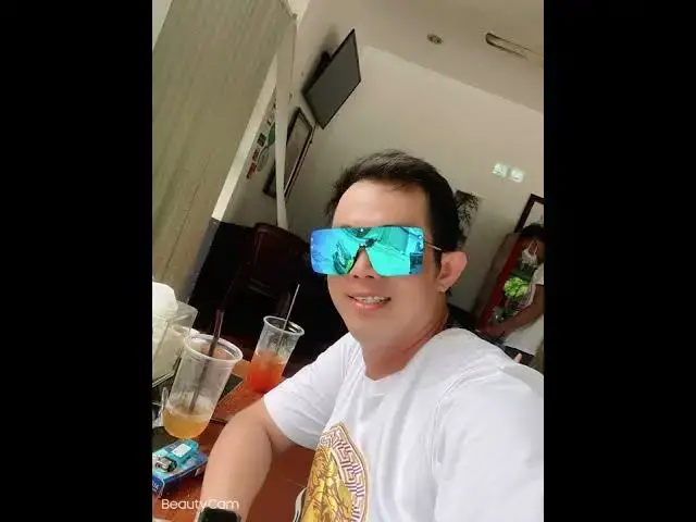 Video thumbnail for @chealeelee100 [Wó Mén Bù Yì Yàng]【我们不一样】金典音了 嗨 ហ្វ័រ មិន ពូ អុិ យ៉ាង! Happy happy