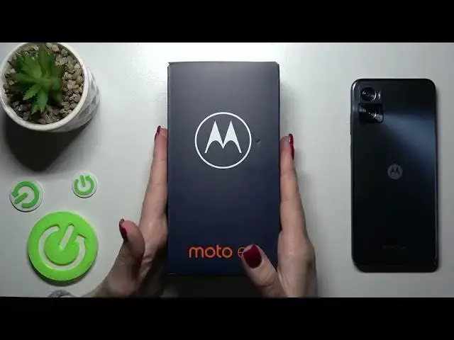 'Video thumbnail for Does MOTOROLA Moto E22 Come with Case?'