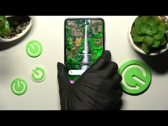 Video thumbnail for How to Set Up Face Unlock on Samsung Galaxy Z Flip4 - Add Face Recognition