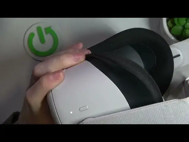 Video thumbnail for How to Tell if Meta Quest 2 it's Charging?