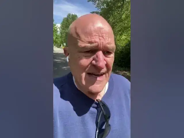 Video thumbnail for Pause When Agitated - Daily Gratitude Walk:  5/9/22