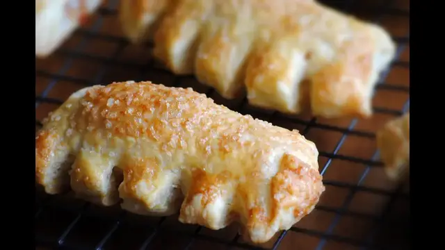 Video thumbnail for CHICHARRONES DE DULCE | Cómo Hacer Pasteles de Guayaba | SyS