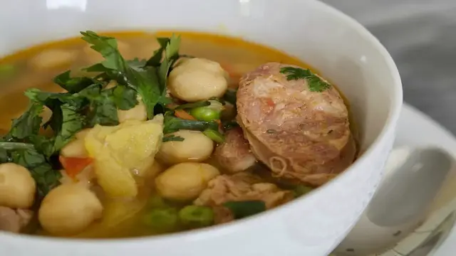 Video thumbnail for Receta de Sopa de Garbanzos | Cómo Hacer Sopa de Garbanzos Colombiana | SyS