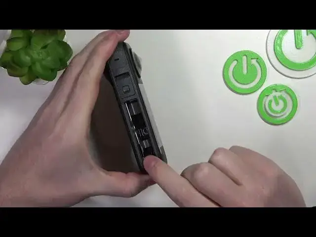 Video thumbnail for Insta 360 X3 - How To Insert SD Card