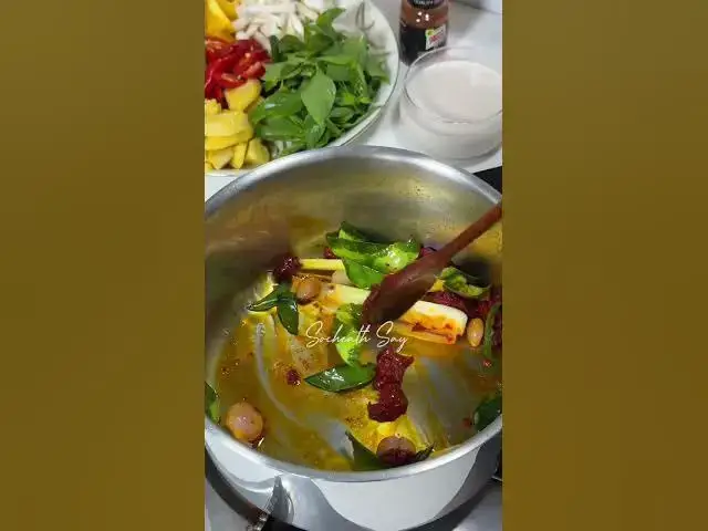 Video thumbnail for Quick and Easy Cambodian Recipes | របៀបធ្វើសម្លរម្ជូរខ្ទិះឆ្ងាញ់