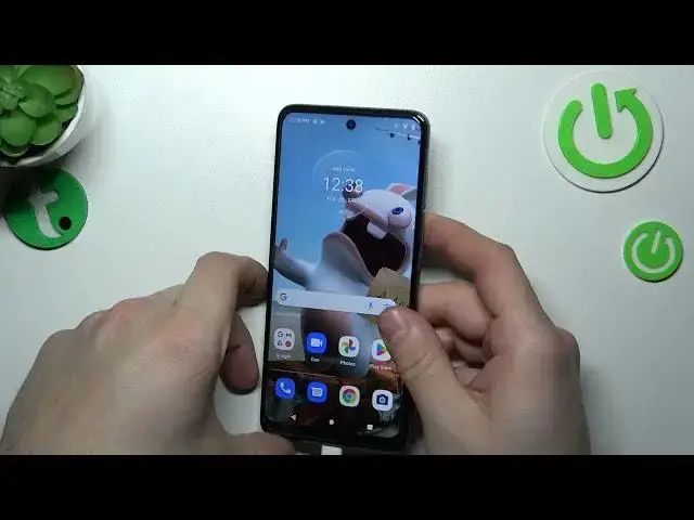 'Video thumbnail for How to Connect Headphones to MOTOROLA Moto E32s'