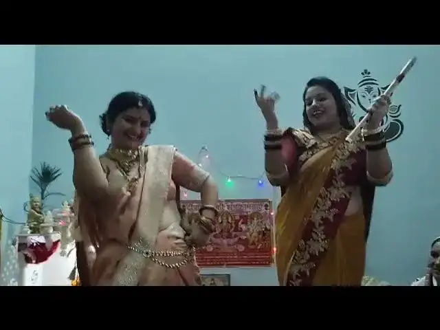 Video thumbnail for भगतीमय राधे कृष्ण #happy_lokgeet #kirshanbhajan नई बहू का मस्त डांस कह देना मुरली वाले से