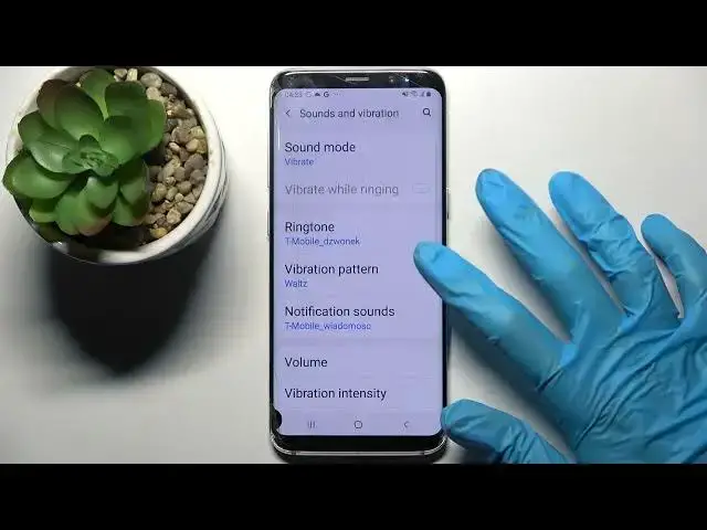 'Video thumbnail for How to Change the Vibration Pattern on SAMSUNG Galaxy S8 – Find Vibration Settings'