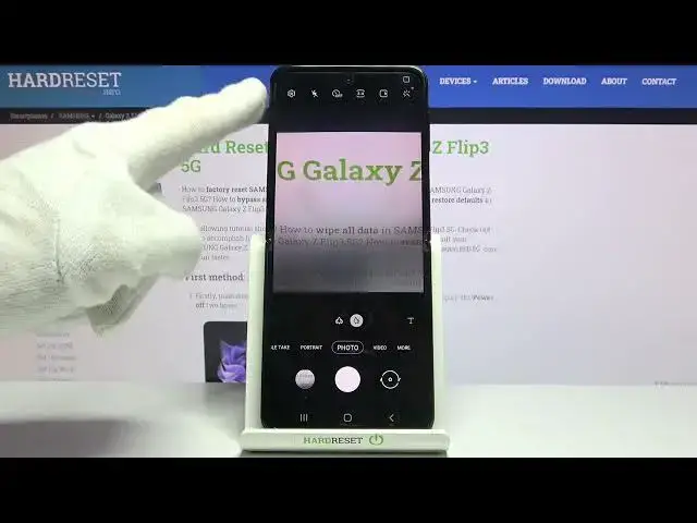 Video thumbnail for How to Take Burst Shot on Samsung Galaxy Z Flip3 - Take Series of Pictures