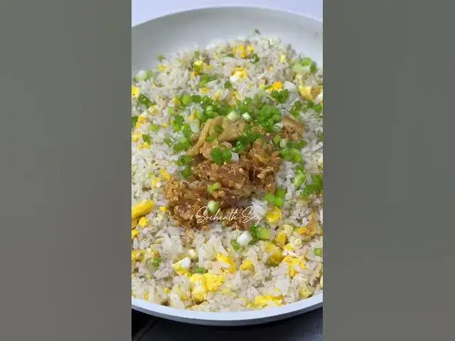 Video thumbnail for Simple Cambodian Dishes at Home | ឆាបាយកាកខ្លាញ់ឆ្ងាញ់ណាស់
