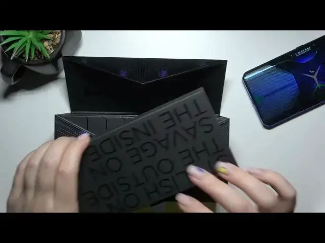 Video thumbnail for What accessories are in the Lenovo Legion Duel box?
