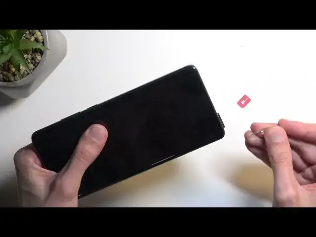 'Video thumbnail for How to Insert a SIM Card into a OnePlus 12 Phone'