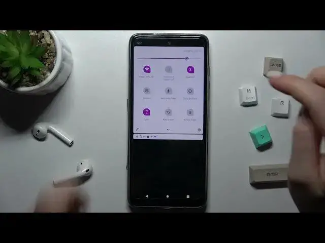 'Video thumbnail for How to Switch On Flashlight in Motorola Moto G60S - Use the Camera Flash'