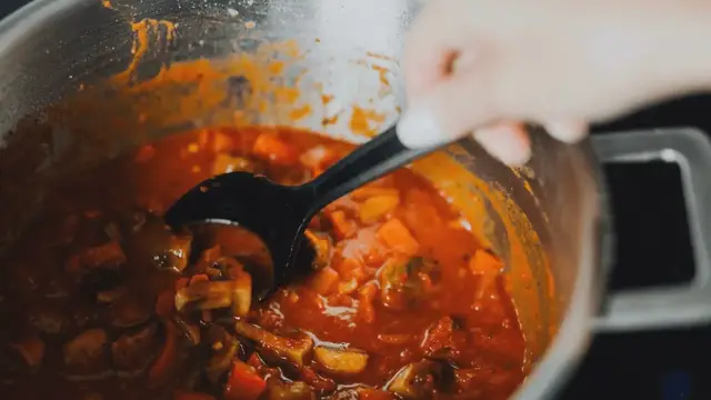 'Video thumbnail for Easy Slow Cooker Beef Stew: A Comforting Classic'
