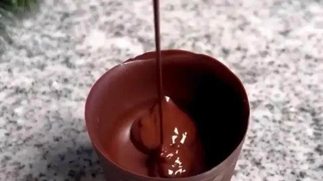 Video thumbnail for Hot Chocolate Bombs
