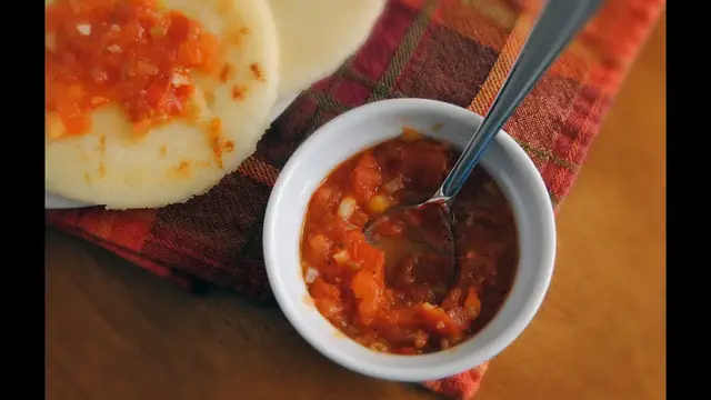 Video thumbnail for HOGAO | How To Make Colombian Tomato and Onion Sauce | SyS
