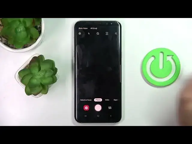 'Video thumbnail for How to Enable Camera Timer on SAMSUNG Galaxy S8+  - Take Timed Photo'