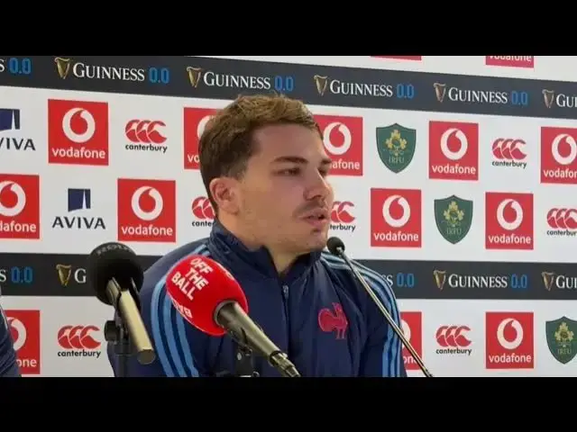 Video thumbnail for Antoine Dupont :"ils connaissent très bien la règle et ils sont à la limite de se faire pénaliser"