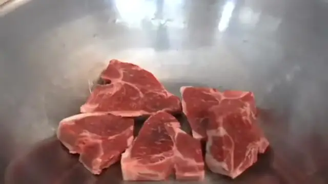 Video thumbnail for Grilled Lamb Chops with Homemade Mint Orange Jelly(480P)