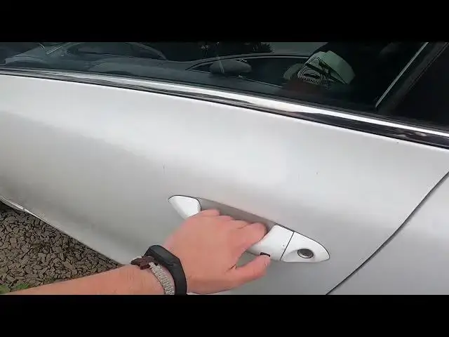 Video thumbnail for How to Open the Kia Ceed II ( 2007 - 2018 ) Without Using the Key Fob