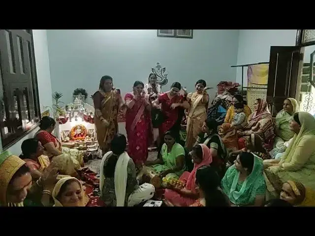 Video thumbnail for कीर्तन में भगतो की मस्ती,  हैप्पी लोकगीत चैनल ,कृष्ण भजन, काला काला कर गुजरी