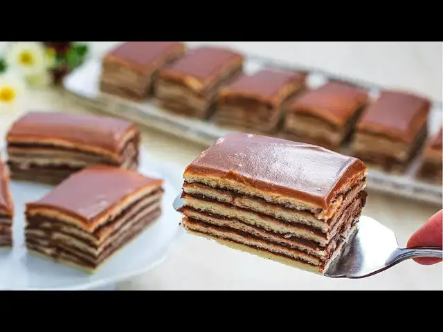 Video thumbnail for Prăjitura cu FOI FRAGEDE și cremă de CACAO - rețeta fină și elegantă