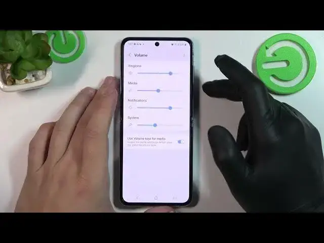 Video thumbnail for How To Change Volume Key Control on Samsung Galaxy Z Flip4 - Customize Volume Key