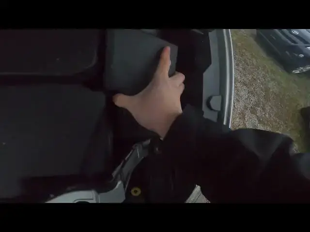 Video thumbnail for Where is Fuse Box Under the Hood in Ford C-MAX I ( 2003 - 2010 ) - Find Fuse Box