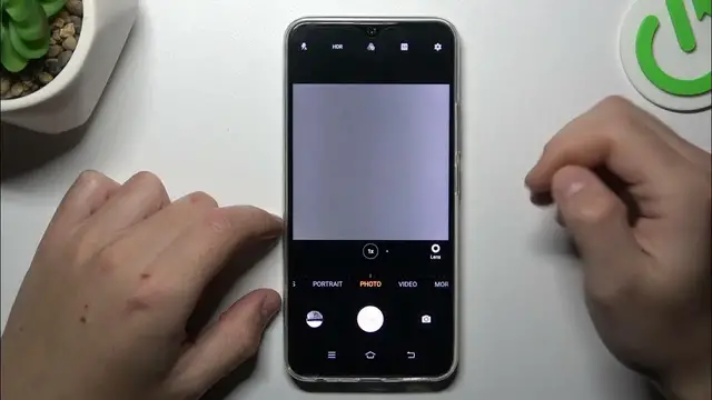 Video thumbnail for How to Activate Voice Shutter on VIVO Y19?