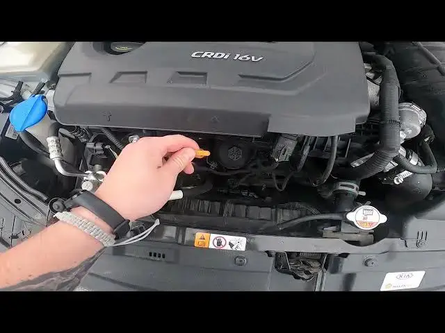 Video thumbnail for Where is Engine Oil Level Rod in Kia Ceed II ( 2012 - 2018 ) - Check Oil Level