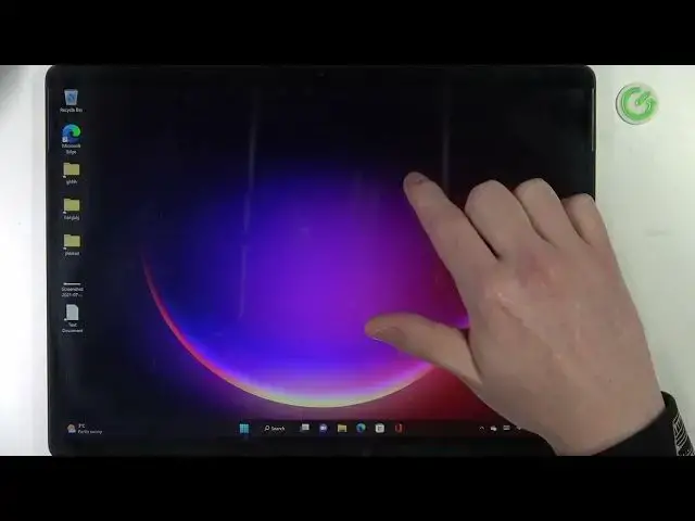 'Video thumbnail for Microsoft Surface Pro X - How To Create Folders'