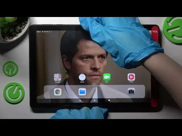 'Video thumbnail for How to Download and Apply iOS Launcher on TCL Tab 10L?'