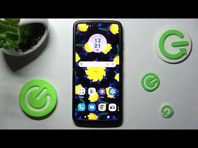 'Video thumbnail for MOTOROLA RAZR 2022 - How To Change Font Size'