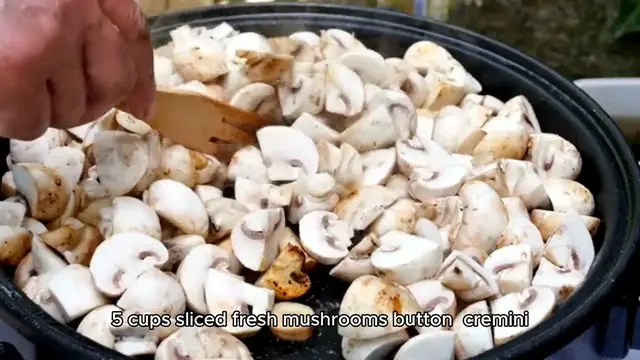 Video thumbnail for Cream of mushroom soup recipe