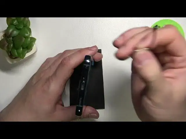 'Video thumbnail for Does SAMSUNG Galaxy S22+ Have a SD Card Slot? Let's Find Out!'