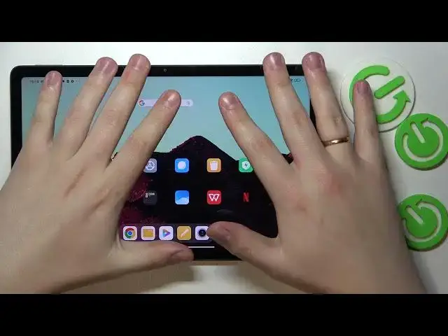 Video thumbnail for XIAOMI Redmi Pad - Hand Size Comparison