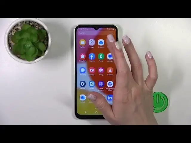 'Video thumbnail for How to Apply iPhone Keyboard Design on Samsung Galaxy M14 - Install Apple Keyboard App'
