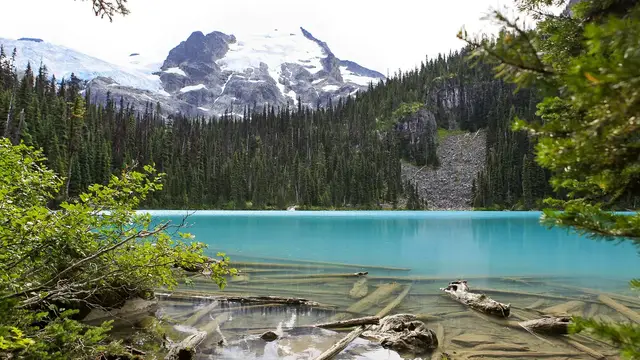 Video thumbnail for Valley of the Five Lakes - Wanderung durch das Tal der Fünf Seen